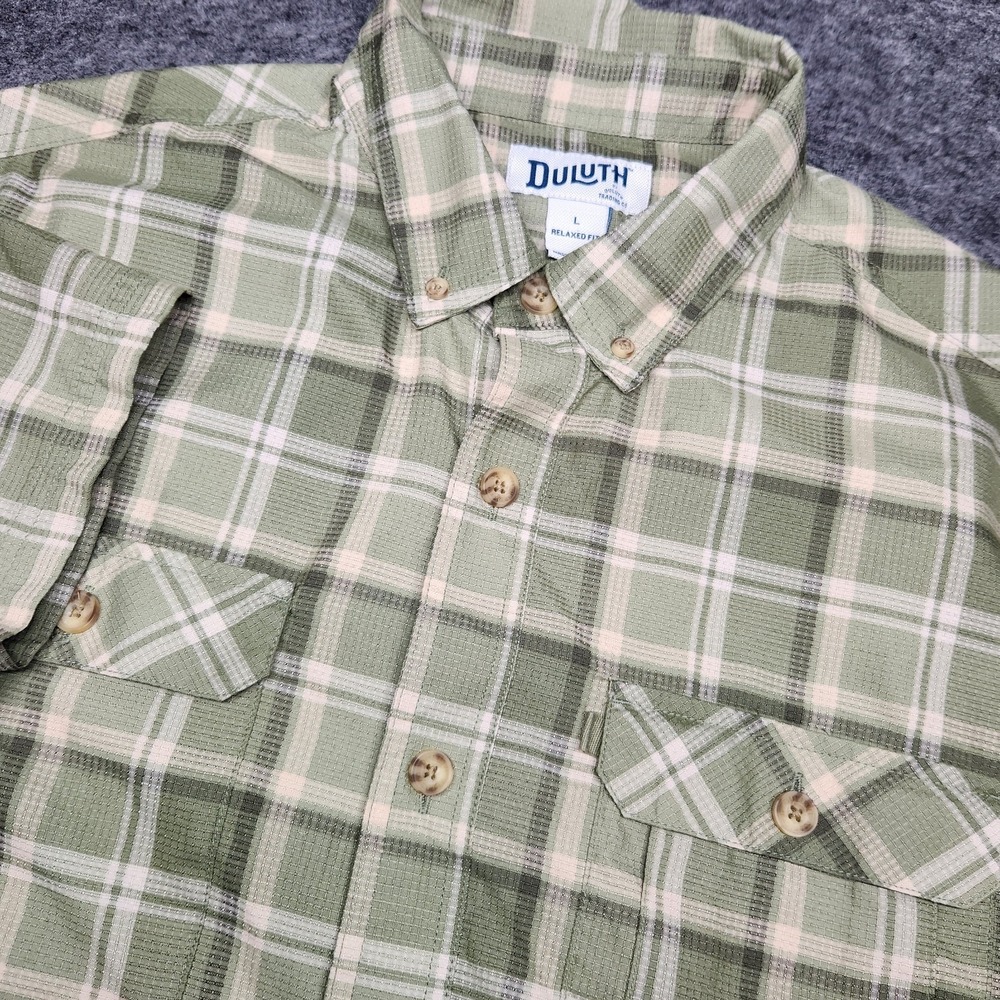 Duluth Trading Mens Breezeshooter Lightweight Short Sleeve Button Shirt Large